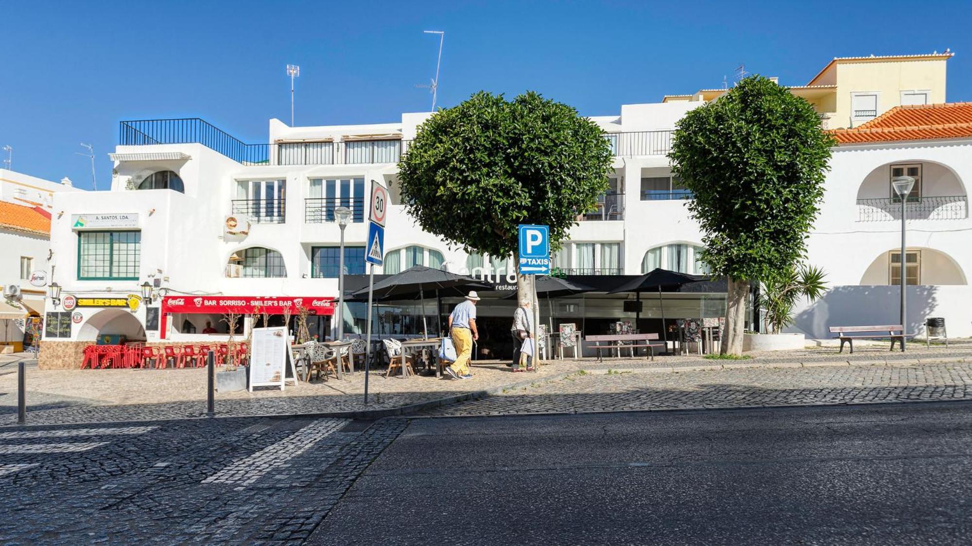 Hotel Carvoeiro Plaza Exterior photo